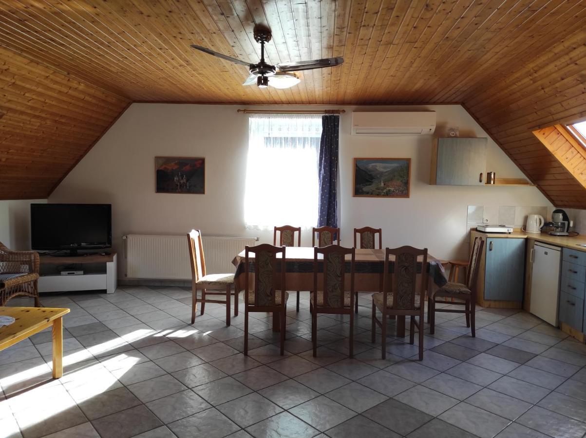 Badacsony Apartmanhaz Badacsonytomaj Bagian luar foto
