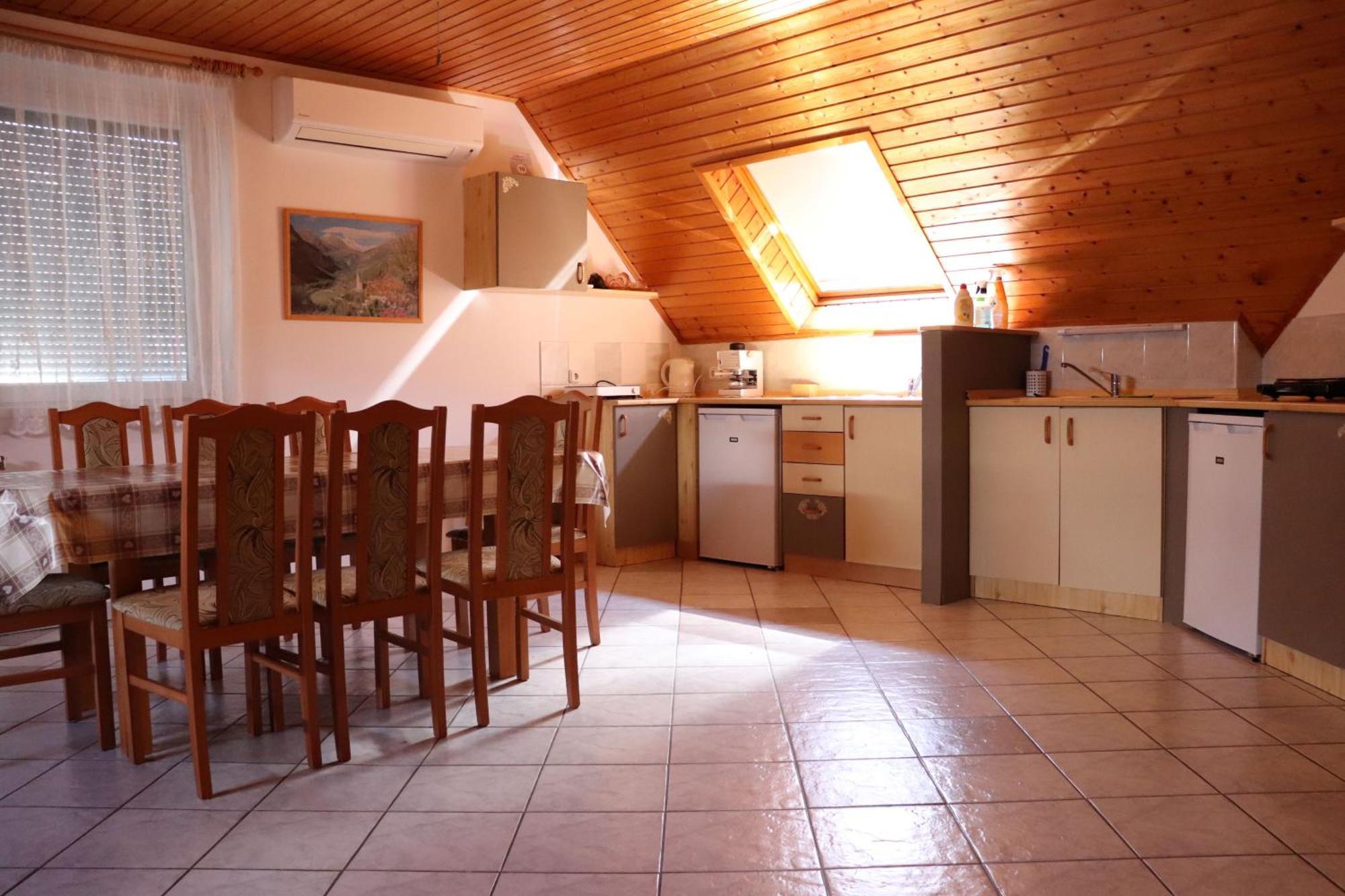 Badacsony Apartmanhaz Badacsonytomaj Bagian luar foto