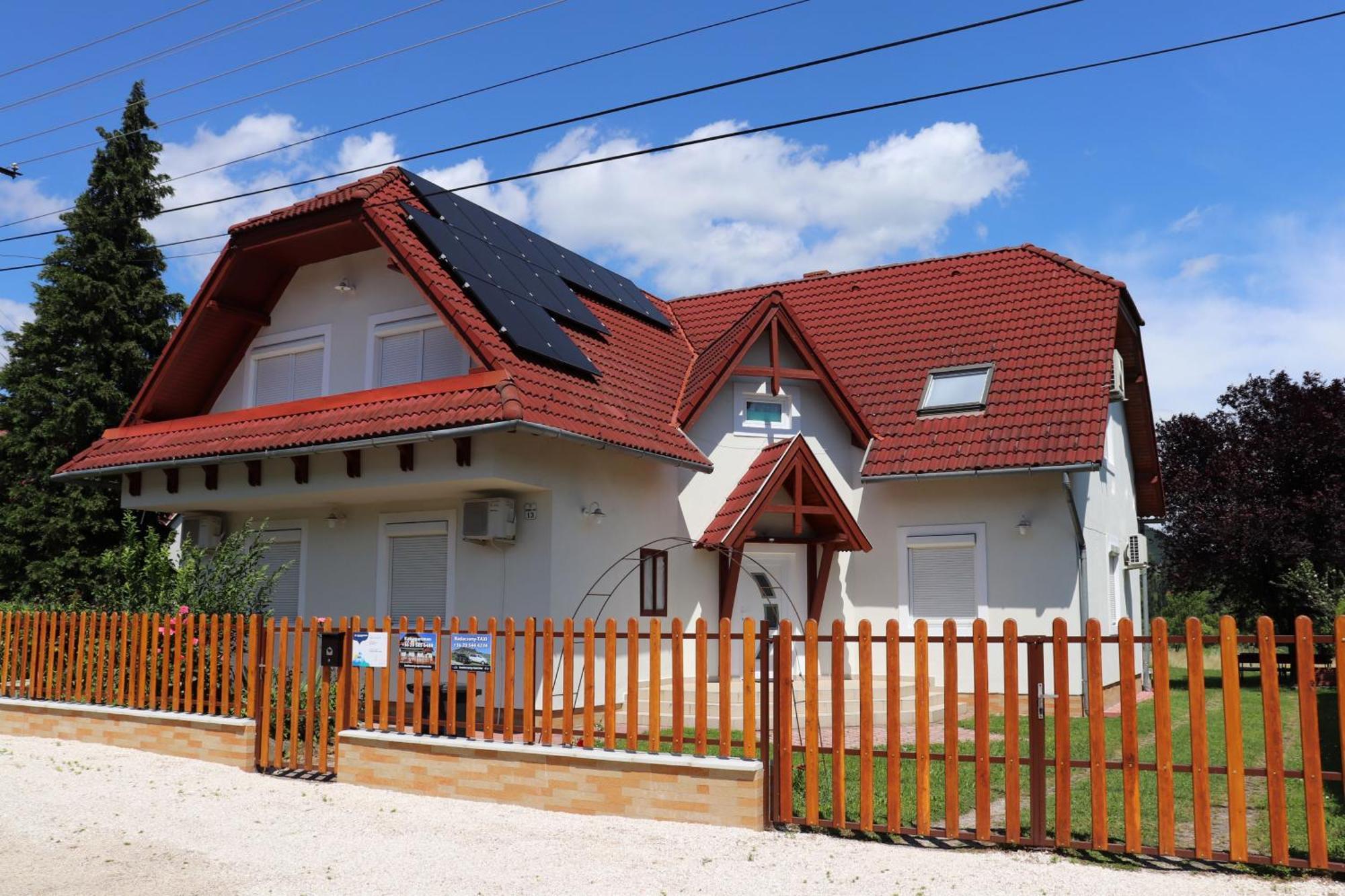 Badacsony Apartmanhaz Badacsonytomaj Bagian luar foto